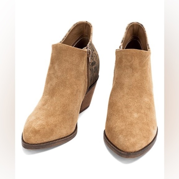 NWOT Yellow Box ‘Dannika’ Leopard Suede Booties – Size 9.5 - Picture 11 of 14